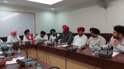 Navjot Sidhu Meeting With Farmers 
