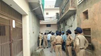 ਅਣਸੁਖਾਵੀਂ ਘਟਨਾ ਨੂੰ ਰੋਕਣ ਲਈ ਪਿੰਡ ’ਚ ਕੀਤੀ ਗਈ ਭਾਰੀ ਪੁਲਿਸ ਫੋਰਸ ਤਾਇਨਾਤ