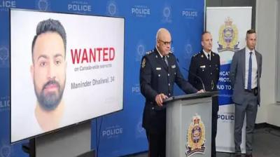 ਪੁਲਿਸ ਅਧਿਕਾਰੀ ਜਾਣਕਾਰੀ ਦਿੰਦੇ ਹੋਏ 