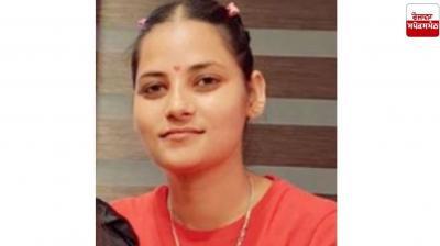 Two youths surrounded a girl returning from work in Garhshankar and strangled her.