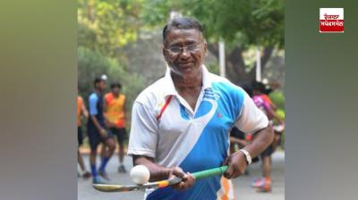  Veteran hockey player Ashok Kumar suffered a heart attack