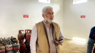 Minister Lal Chand Kataruchak checked Dinanagar Gas Service