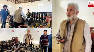 Minister Lal Chand Kataruchak checked Dinanagar Gas Service