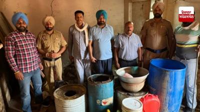 ਛਾਪੇਮਾਰੀ ਦੌਰਾਨ 300 ਲਿਟਰ ਲਾਹਣ ਤੇ 20 ਬੋਤਲਾਂ ਨਾਜ਼ਾਇਜ਼ ਸ਼ਰਾਬ ਬਰਾਮਦ 