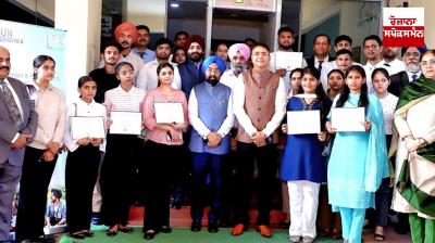 MP Vikram Sahni provided employment to 30 youths in the bank