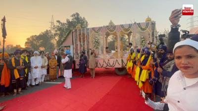 Nagar Kirtan, which started from Srinagar, welcomed with thunderous cheers in Pathankot
