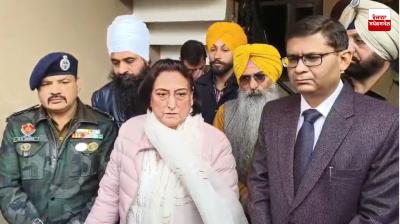 Chairperson of Women's Commission and Child Commissioner meet the family of the deceased girl