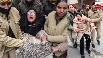 Trinamool Congress MPs protest outside the Union Home Ministry office