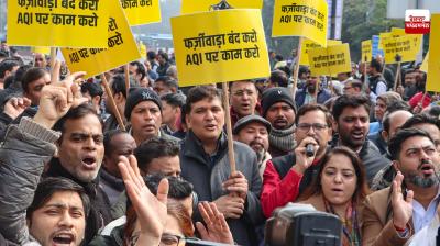 Delhi Police Detains AAP Leaders Protesting Against BJP