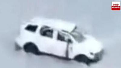Car falls 400 feet into river in Drass, Kargil