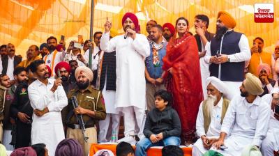 ਸਾਬਕਾ ਮੁੱਖ ਮੰਤਰੀ ਚਰਨਜੀਤ ਸਿੰਘ ਚੰਨੀ ਗਿੱਦੜਬਾਹਾ ਤੋਂ ਲੋਕਾਂ ਨੂੰ ਸੰਬੋਧਨ ਕਰਦੇ ਹੋਏ 