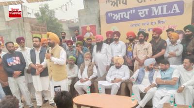  'ਆਪ' ਉਮੀਦਵਾਰ ਹਰਦੀਪ ਸਿੰਘ ਡਿੰਪੀ ਢਿੱਲੋਂ ਨੇ ਗਿੱਦੜਬਾਹਾ ਦੇ ਵੱਖ-ਵੱਖ ਪਿੰਡਾਂ ’ਚ ਚੋਣ ਪ੍ਰਚਾਰ ਕਰਦੇ ਹੋਏ 