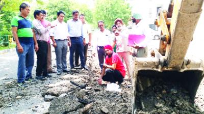 Residents of Phase 5 protested