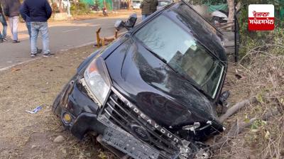 ਹਾਦਸੇ ਦੌਰਾਨ ਨੁਕਸਾਨੀ ਗਈ ਗੱਡੀ 