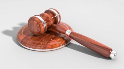 Woman trial court judge can't be reinstated