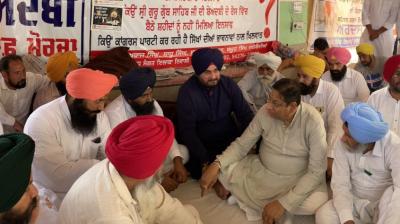 Navjot Sidhu at Behbal Kalan protest