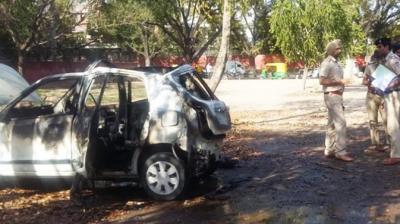 Fire Breaks Out In Moving Car At Chandigarh