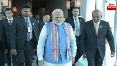 PM Narendra Modi arrives in Singapore on two-day visit