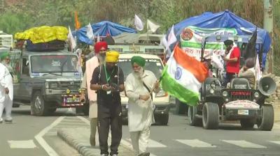 Kisan Mazdoor Sangharsh Committee march towards Delhi on tractors