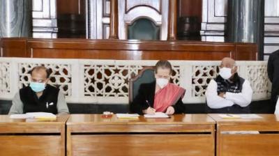 Congress interim president Sonia Gandhi at CCP meeting