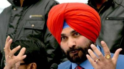 Sidhu once again wakes up to love Pakistan