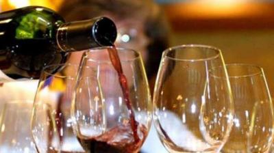 Maharashtra minister refuse to allow online liquor sale