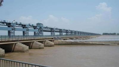 Starting the work of changing the gates to stop the water from the Sutlej to Pak