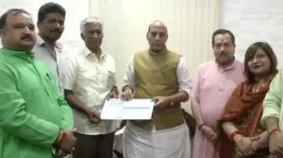 Rajnath Singh with Ex-servicemen 