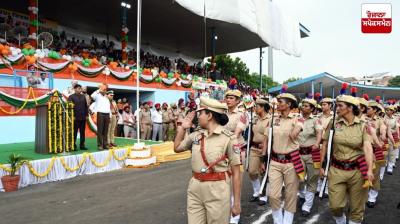 Water Resources Minister Barinder Kumar Goyal hoisted the national tricolor at Bathinda.
