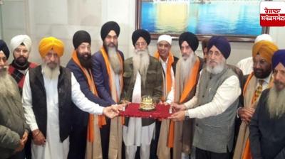Three Sikh Canadian Members of Parliament pay obeisance at Sri Harmandir Sahib