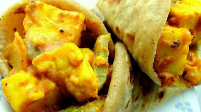 Make Cheese Rolls with Tea 