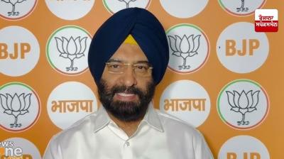 Vehicles older than 15 years in Delhi will not get petrol after March: Sirsa