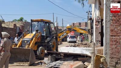 ਰਾਏਕੋਟ ਦੇ ਪਿੰਡ ਬੁਰਜ ਹਰੀ ਸਿੰਘ ਵਿਖੇ ਨਸ਼ਾ ਤਸਕਰ ਦੇ ਘਰ 'ਤੇ ਚਲਾਇਆ ਬਲਡੋਜਰ