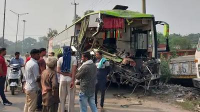 Tourist bus collides with trolley on Karnal National Highway