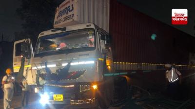 ਚੰਡੀਗੜ੍ਹ ’ਚ ਤੇਜ਼ ਰਫ਼ਤਾਰ ਟਰੱਕ ਡਿਵਾਈਡਰ ਨਾਲ ਟਕਰਾਇਆ 