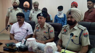 Police arrest two big robbers!