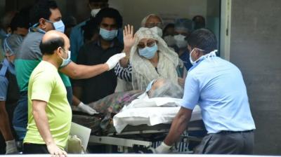 Dilip Kumar discharged from Hinduja hospital mumbai