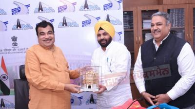 Cabinet Minister Harbhajan Singh Meets Union Minister Nitin Gadkari