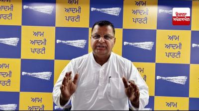 ‘ਆਪ’ ਦੇ ਸੀਨੀਅਰ ਬੁਲਾਰਾ ਨੀਲ ਗਰਗ ਗੱਲਬਾਤ ਕਰਦੇ ਹੋਏ 