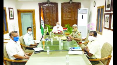 ਫ਼ਾਇਰਿੰਗ ਕਰਨ ਵਾਲਿਆਂ ਨੂੰ ਛੇਤੀ ਕਾਬੂ ਕਰਨ ਲਈ ਪ੍ਰਸ਼ਾਸਕ ਨੇ ਪੁਲਿਸ ਨੂੰ ਦਿਤੇ ਨਿਰਦੇਸ਼