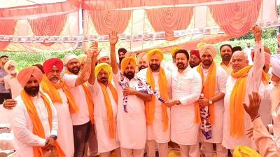 Akali leader Kulwinder Singh Dera join AAP 