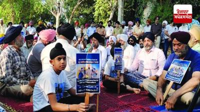 On the occasion of Bandi Chod Day, the demand for the release of the Sikh prisoners was repeated by praying outside the Tihar Jail