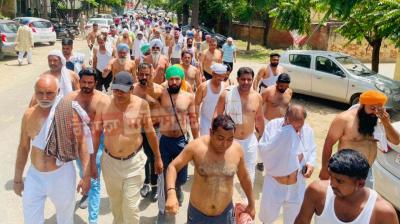 Ambala: Sugarcane farmers protest 