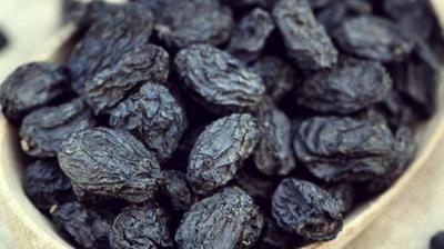 Black raisins Benefits