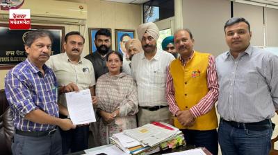 ਪੰਜਾਬ ਦਾ ਇਕ ਵਫਦ ਸਟੇਟ ਇਲੈਕਸ਼ਨ ਕਮਿਸ਼ਨਰ ਰਾਜ ਕਮਲ ਚੌਧਰੀ ਨੂੰ  ਮਿਲਿਆ