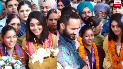 Amanjot Kaur and Harleen Deol reached Punjab