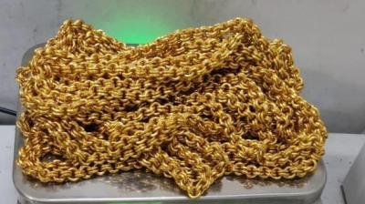 Gold worth 2.78 crore recovered from a passenger at the airport from Delhi