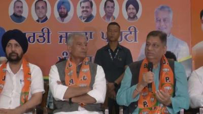 Ashwani Sekhri, Sunil Kumar Jakhar