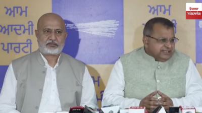 AAP leader Neil Garg attacks Congress on migrant issue