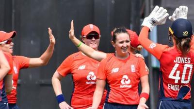 England beat India by 1 run; Win T20 series 3-0
